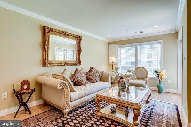 Building Photo - 47571 Royal Burnham Terrace