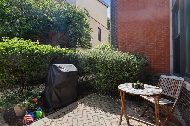 Building Photo - 940 N Crosby St