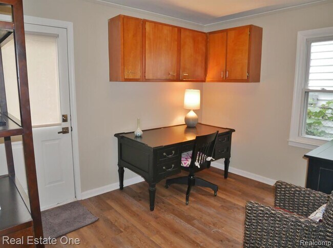 Building Photo - 2298 Browning St