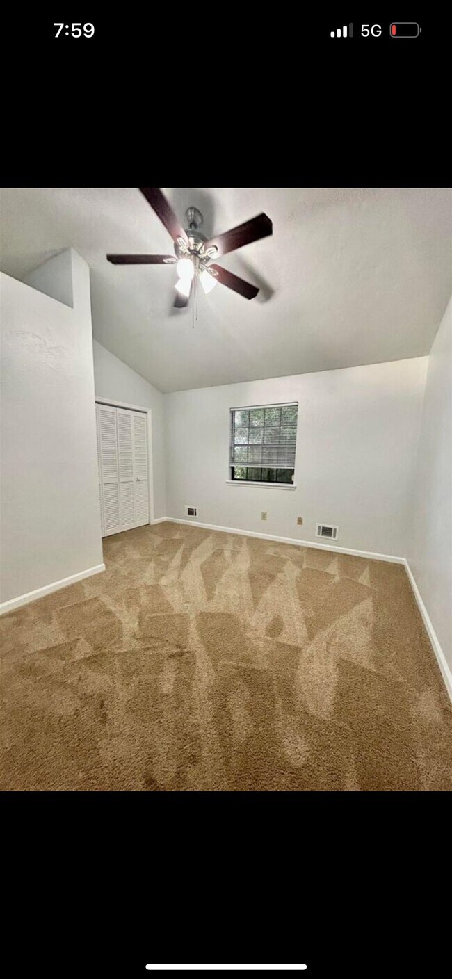 Building Photo - 989 Sutor Rd