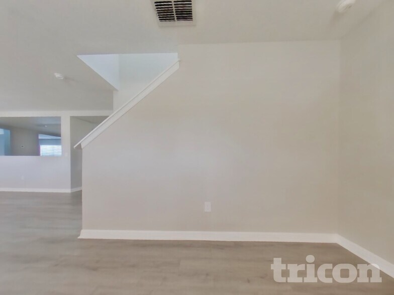 Building Photo - 321 Black Springs Ln