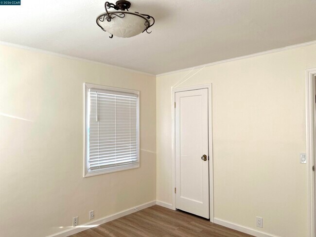 Building Photo - 192 Viewmont Ave