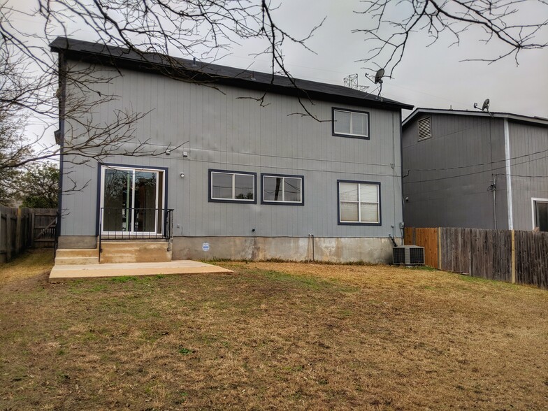 Large backyard that backs up to greenbelt for added privacy - 4507 Sherwood Way