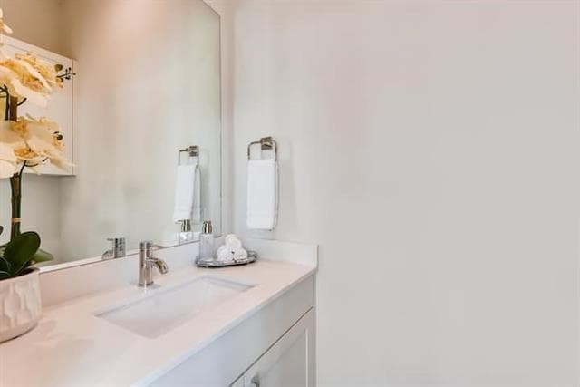 Building Photo - 2528 N Fitzhugh Ave