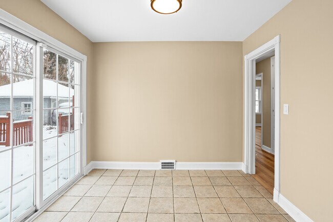 Building Photo - 2128 Windemere Ave