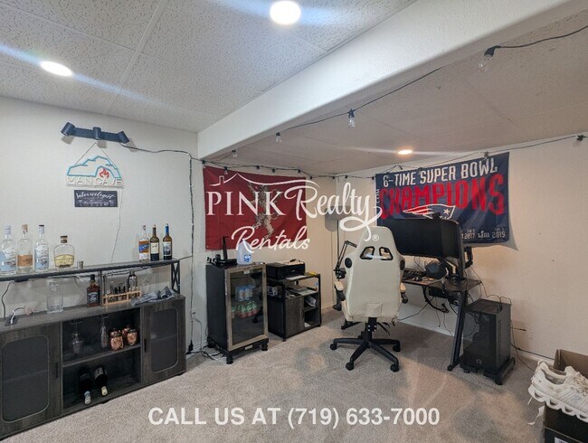 Building Photo - 955 Lords Hill Dr