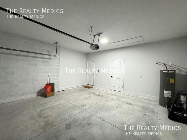 Building Photo - 2226 Rock Dr