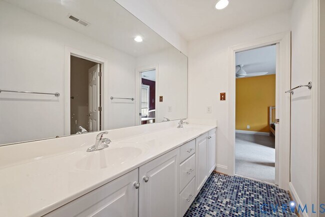 Building Photo - 2701 Logan Estates Run