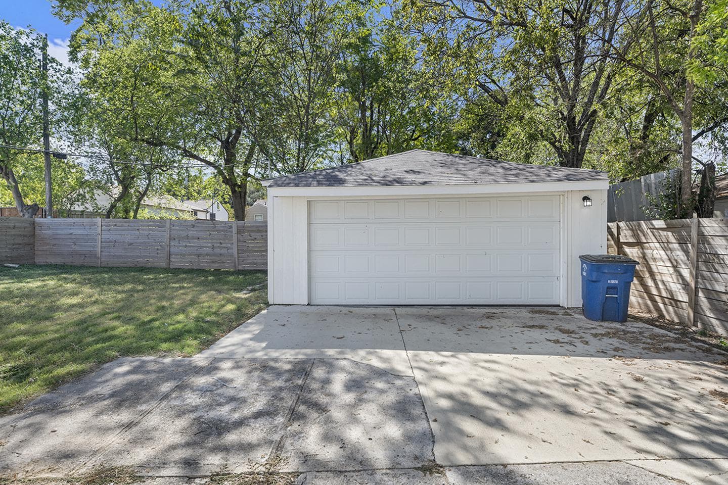 Building Photo - Light & modern Oak Cliff home by Martin Weiss Park
