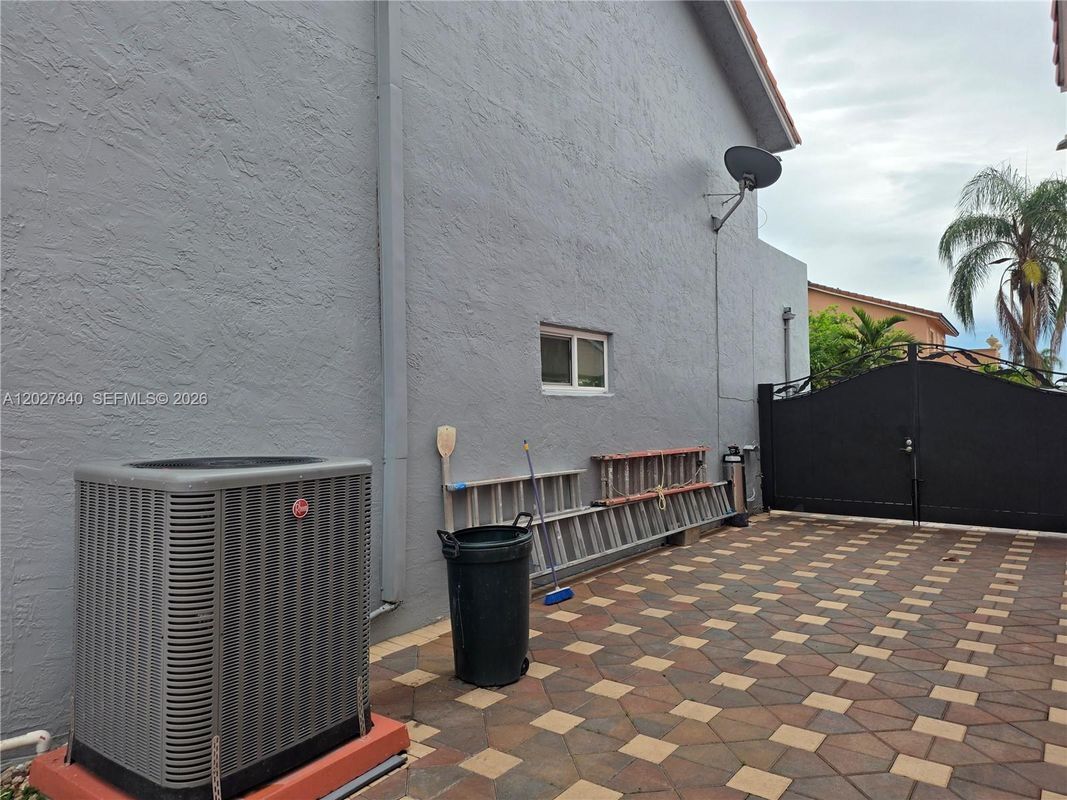 Building Photo - 9837 NW 123rd Terrace