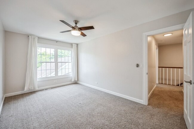 Building Photo - Gorgeous & Spacious Lincolshire Townhouse ...