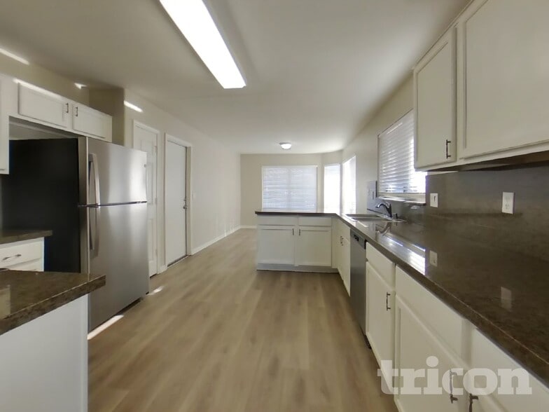 Building Photo - 7437 W Elwood St