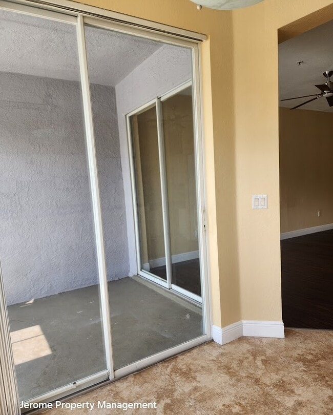 Building Photo - 5011 Sunridge Palms Dr