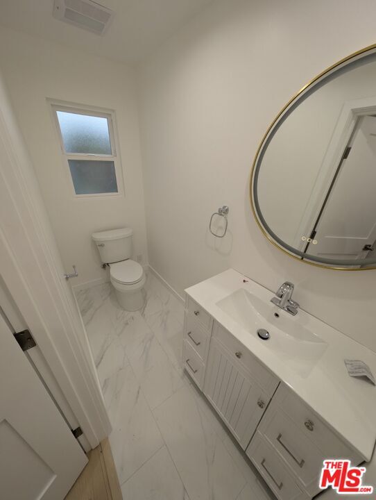 Building Photo - 10623 Stanwin Ave