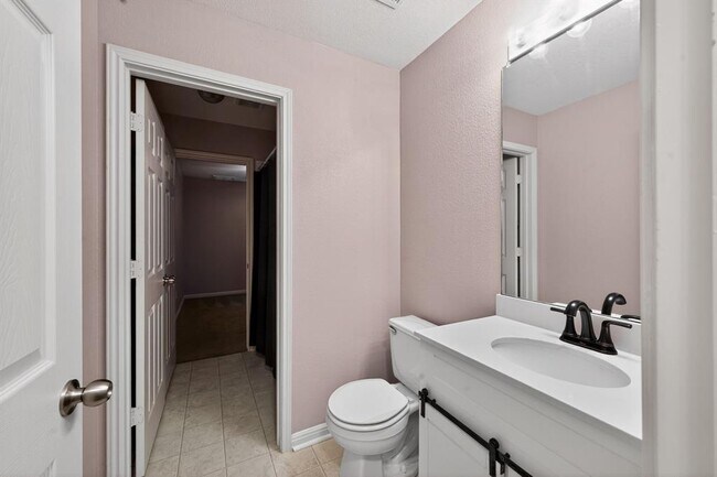 Building Photo - 13237 Pine Needle St