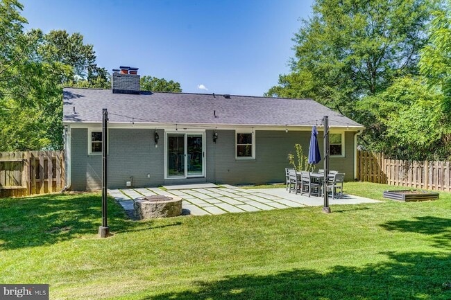 Building Photo - 7806 Jansen Dr