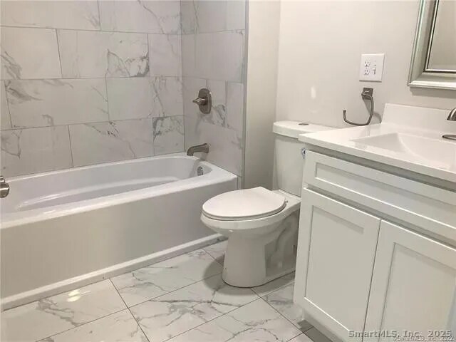 Building Photo - 19 Madison St