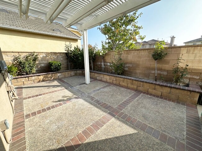 Building Photo - 3 Bdrm/3 Bath Brea Artisan Walk Home