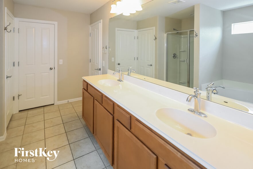 Building Photo - 3539 Maguey Trail