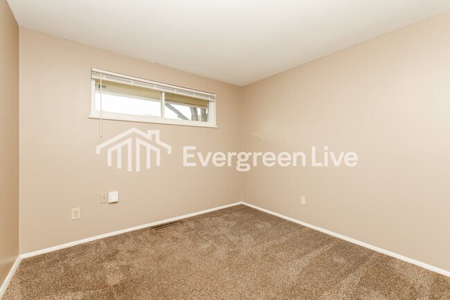 Building Photo - 6712 Hubbard Dr