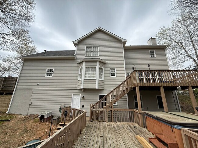Building Photo - 2845 Stratfield Ct