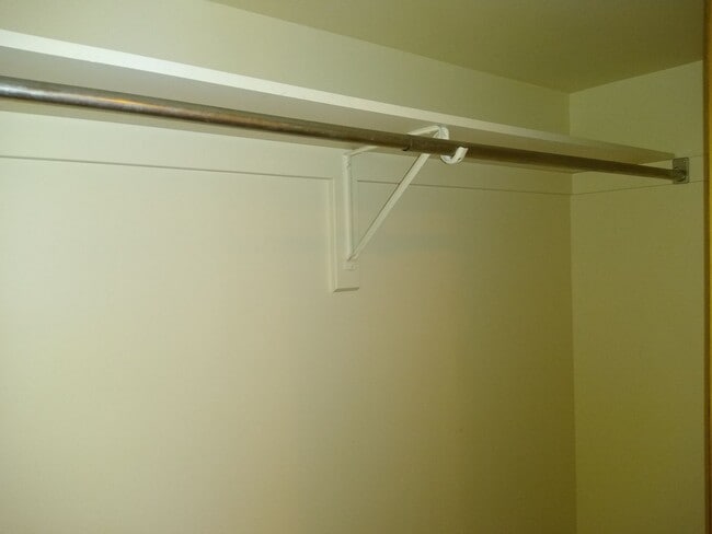 Building Photo - Alamo Placita Adorable 3 Bed 2 Bath Bungalow w/ CACH, Garage, Fenced Yard & More