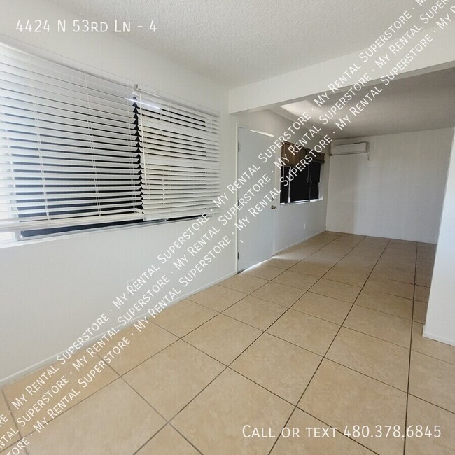 Building Photo - 4424 N 53rd Ln
