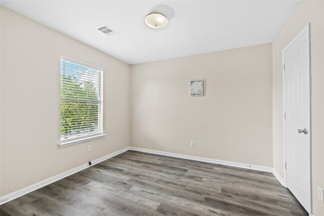 Building Photo - 322 Remington Harbor Ct