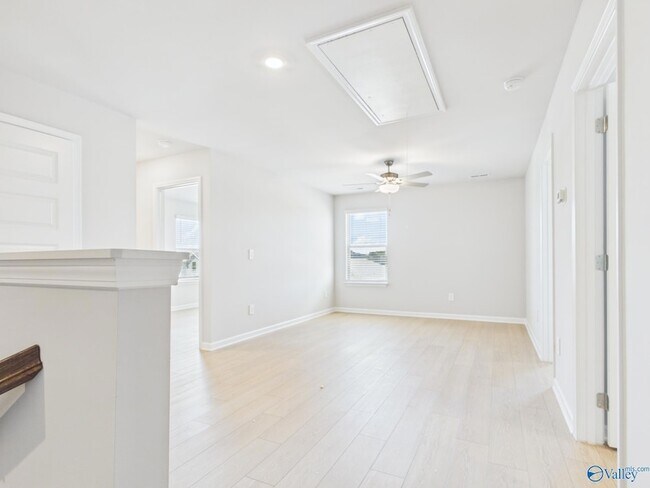 Building Photo - 16862 Orleans Dr