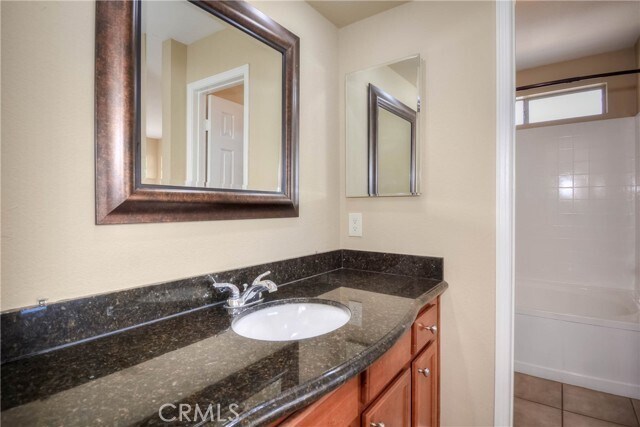 Building Photo - 1020 Vista Del Cerro Dr