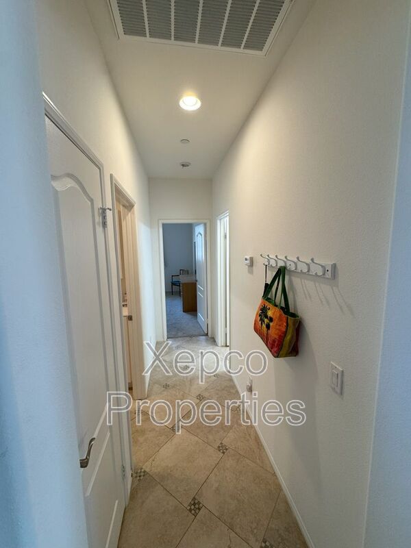Building Photo - 1290 Esperanza Trail