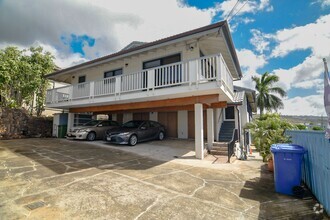 Building Photo - 4 bedroom, 3 bath attached home.