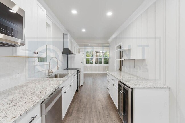 Building Photo - 2903 Trenholm Rd