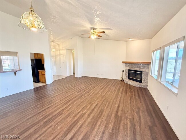 Building Photo - 3810 E Mount Charleston Dr