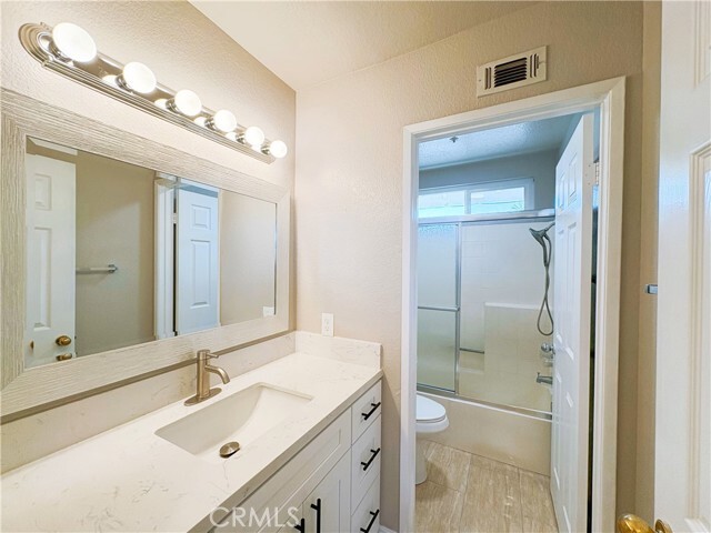 Building Photo - 15965 Peach Tree Ln