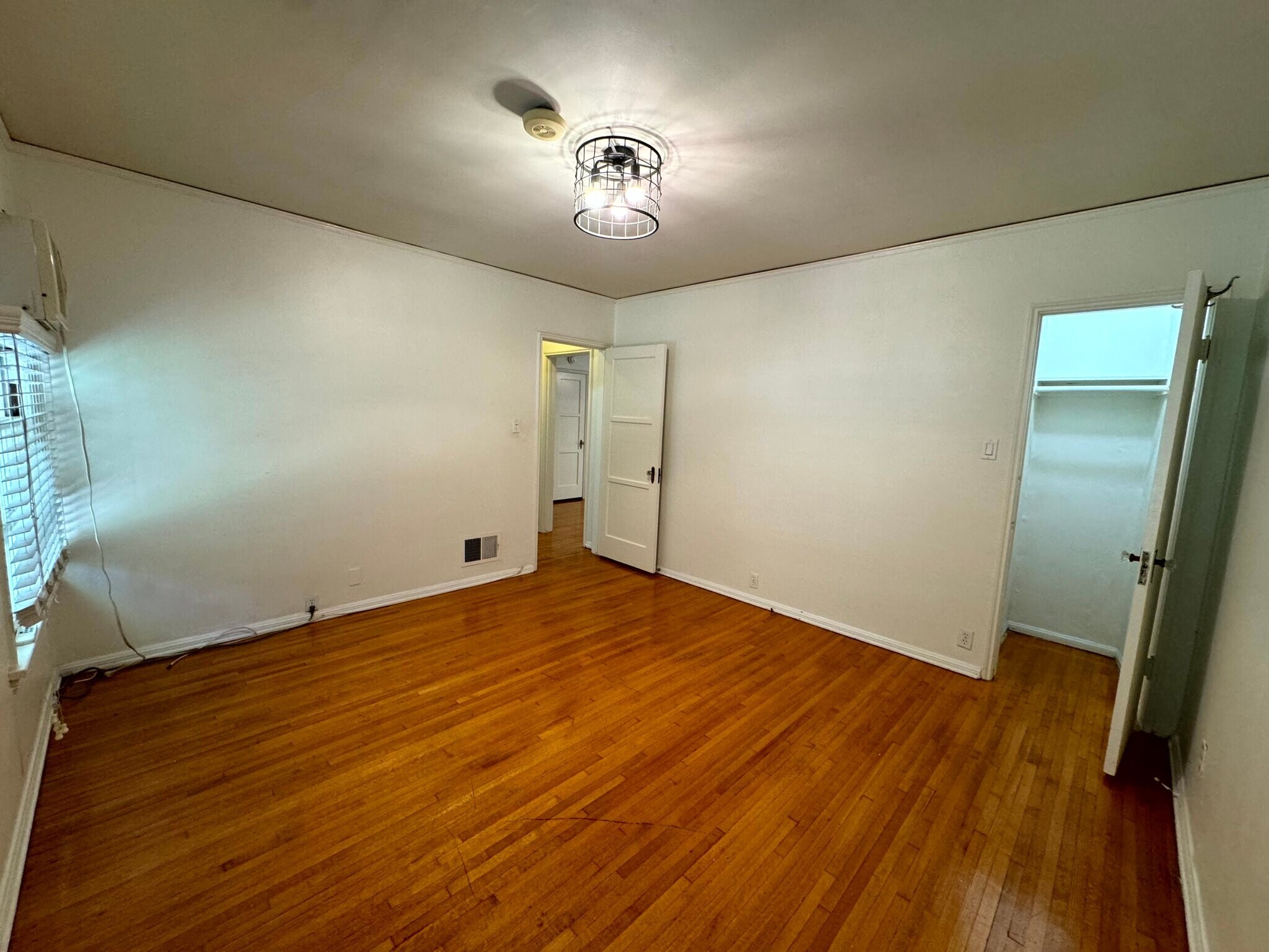 Building Photo - 1271 N Crescent Heights Blvd
