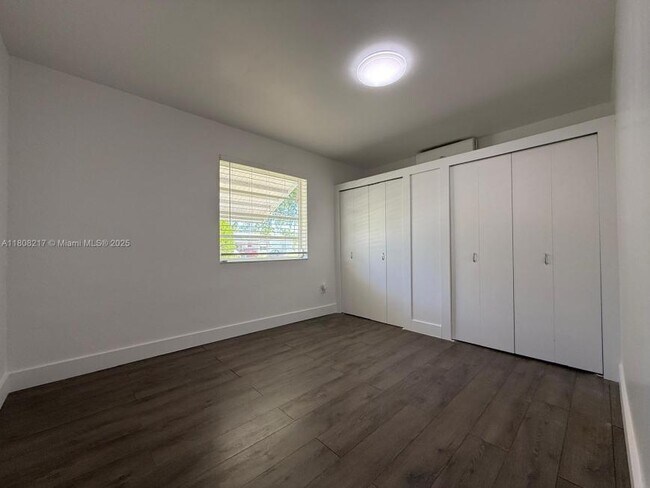 Building Photo - 2 bedroom in North Miami FL 33161