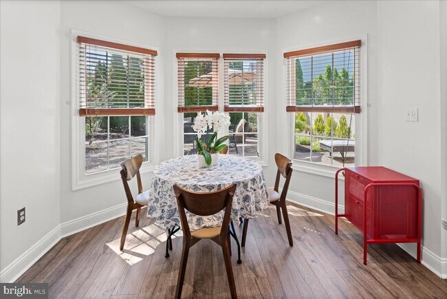 Building Photo - 9 Cromwell Ct