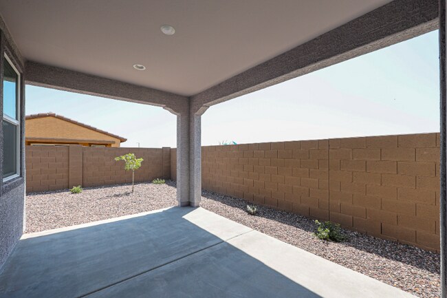 Building Photo - 15773 W Kendall St