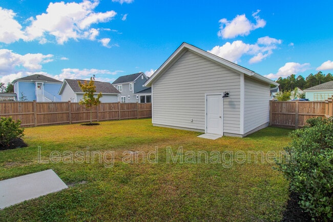 Building Photo - 286 Great Lawn Dr