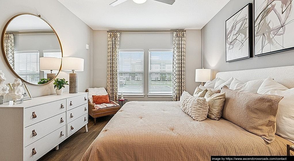 Building Photo - 4560 Dreamy Day St
