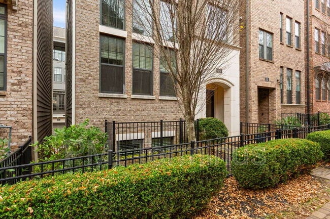 Building Photo - 609 Broadview Terrace NE