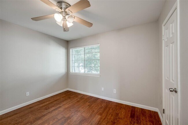 Building Photo - 2101 Polaris Ave