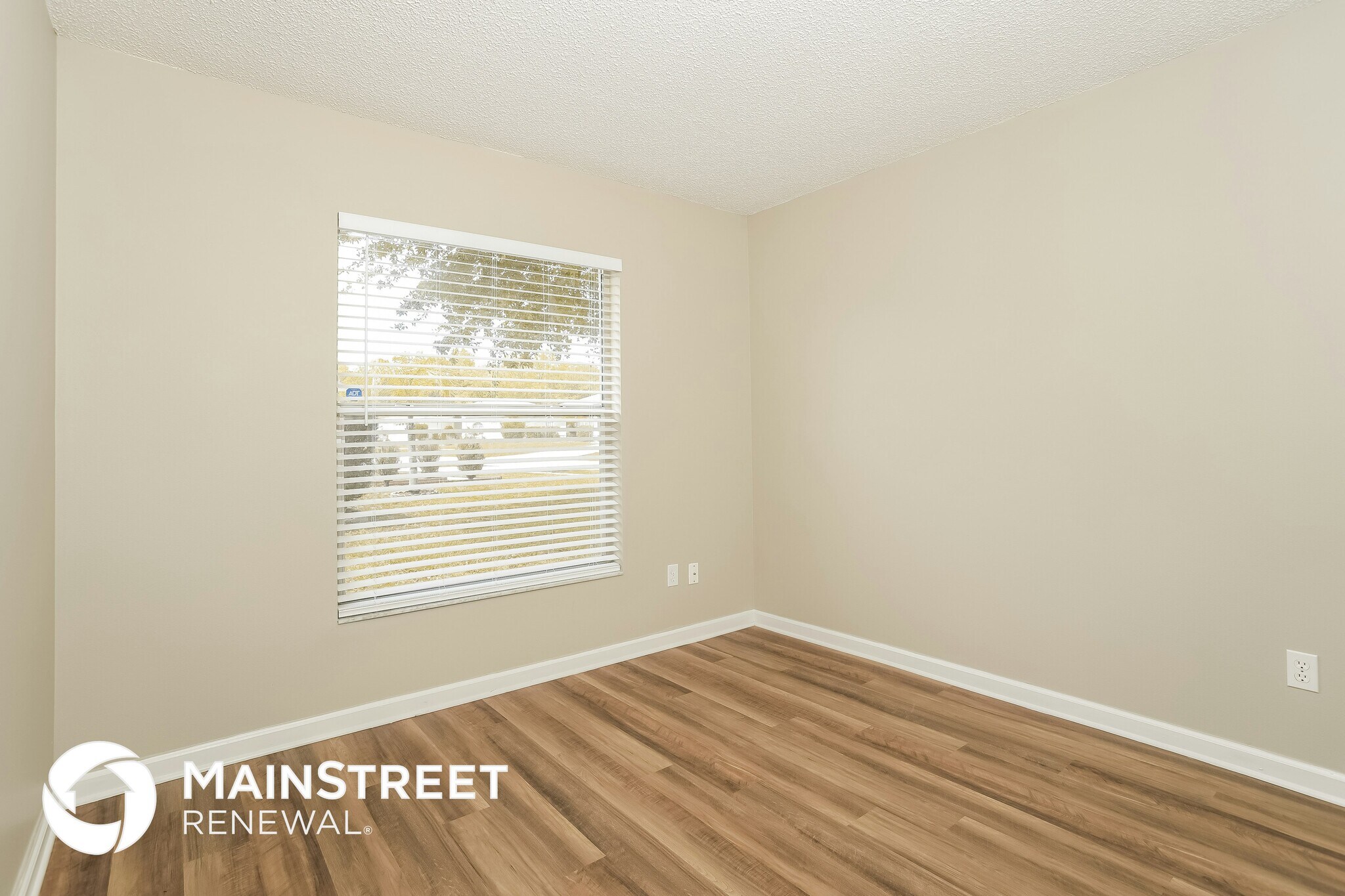 Building Photo - 557 Oak Branch Cir