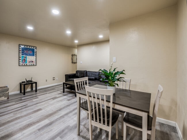 Building Photo - 6011 Milton St