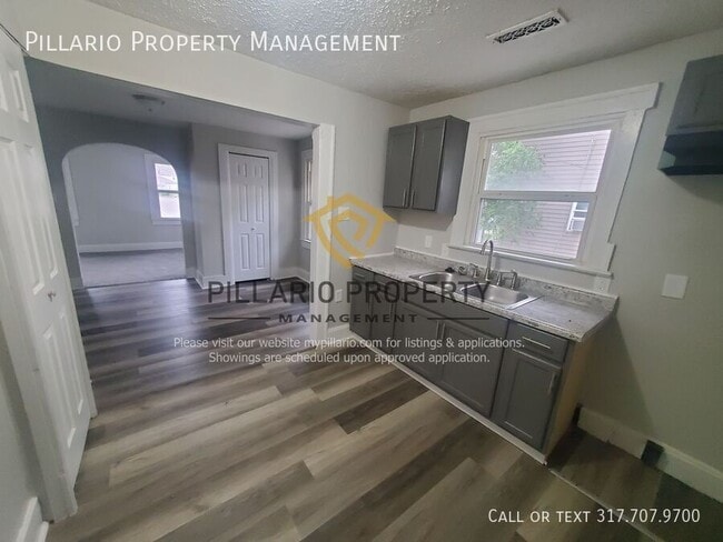 Building Photo - 1210 S Sheffield Ave