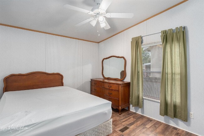 Building Photo - 409 Glen Harbor