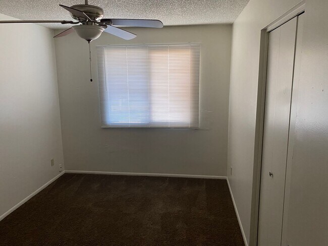Building Photo - 3326 S Country Club Way