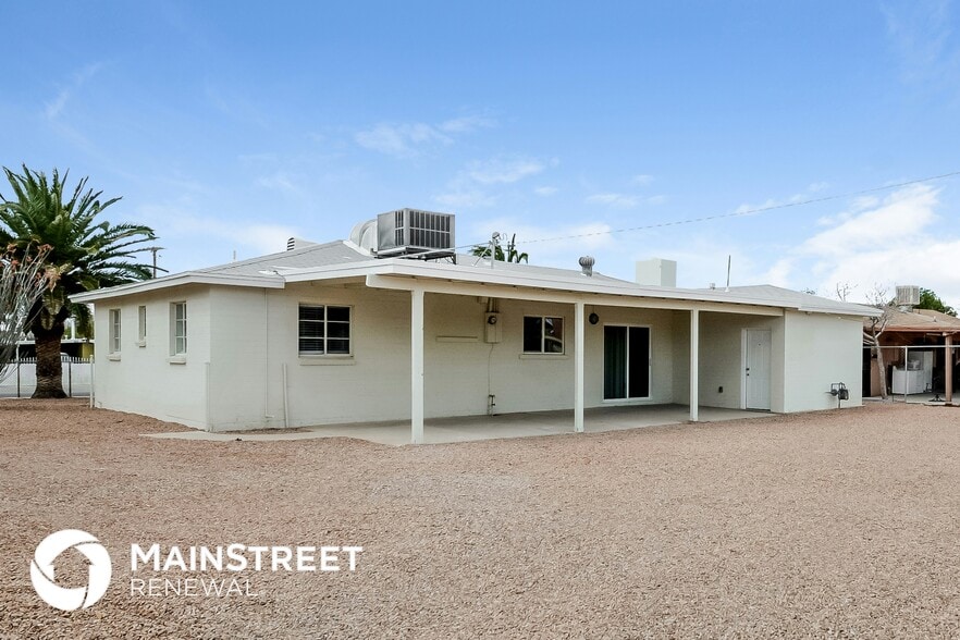 Building Photo - 602 W Calle Medina