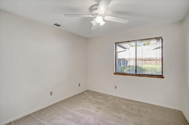 Building Photo - Spacious 4 Bedroom Home in Gated Somerset Hills – 3-Car Garage & Large Backyard